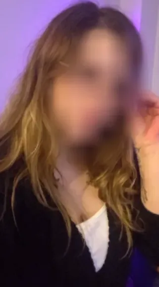 Esmee, 26