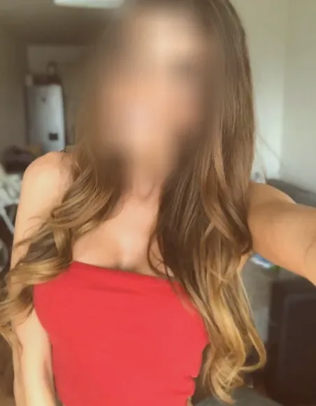 Evi, 35