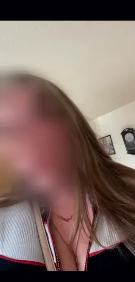 Isabella, 25