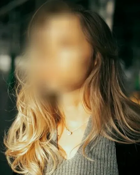 Lynn, 40