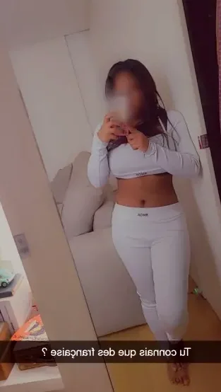 Meryem, 25