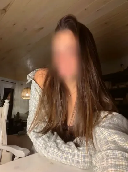 Mila, 22