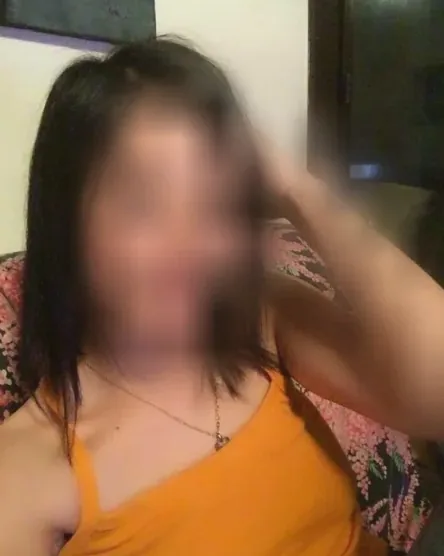 Nadia, 32