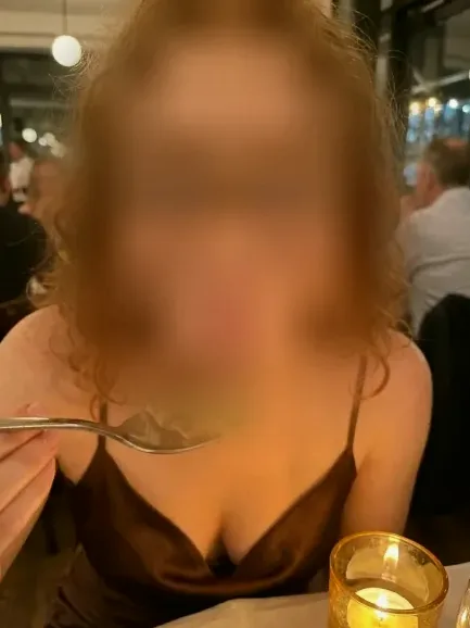 Noor, 25