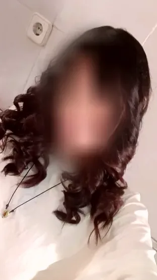 Rania, 18