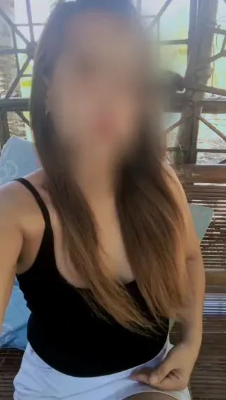 Sabine, 32