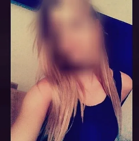 Suzanne, 36